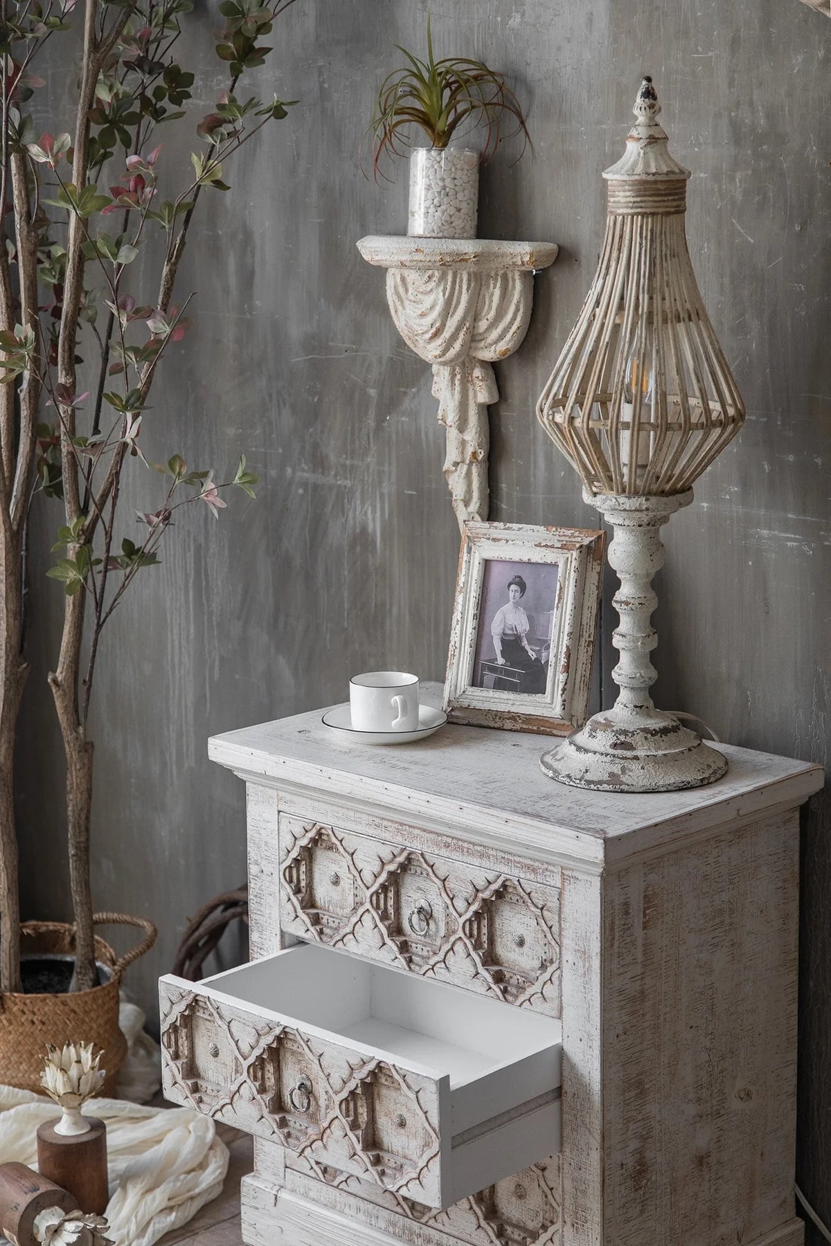 Naksh Bedside Table