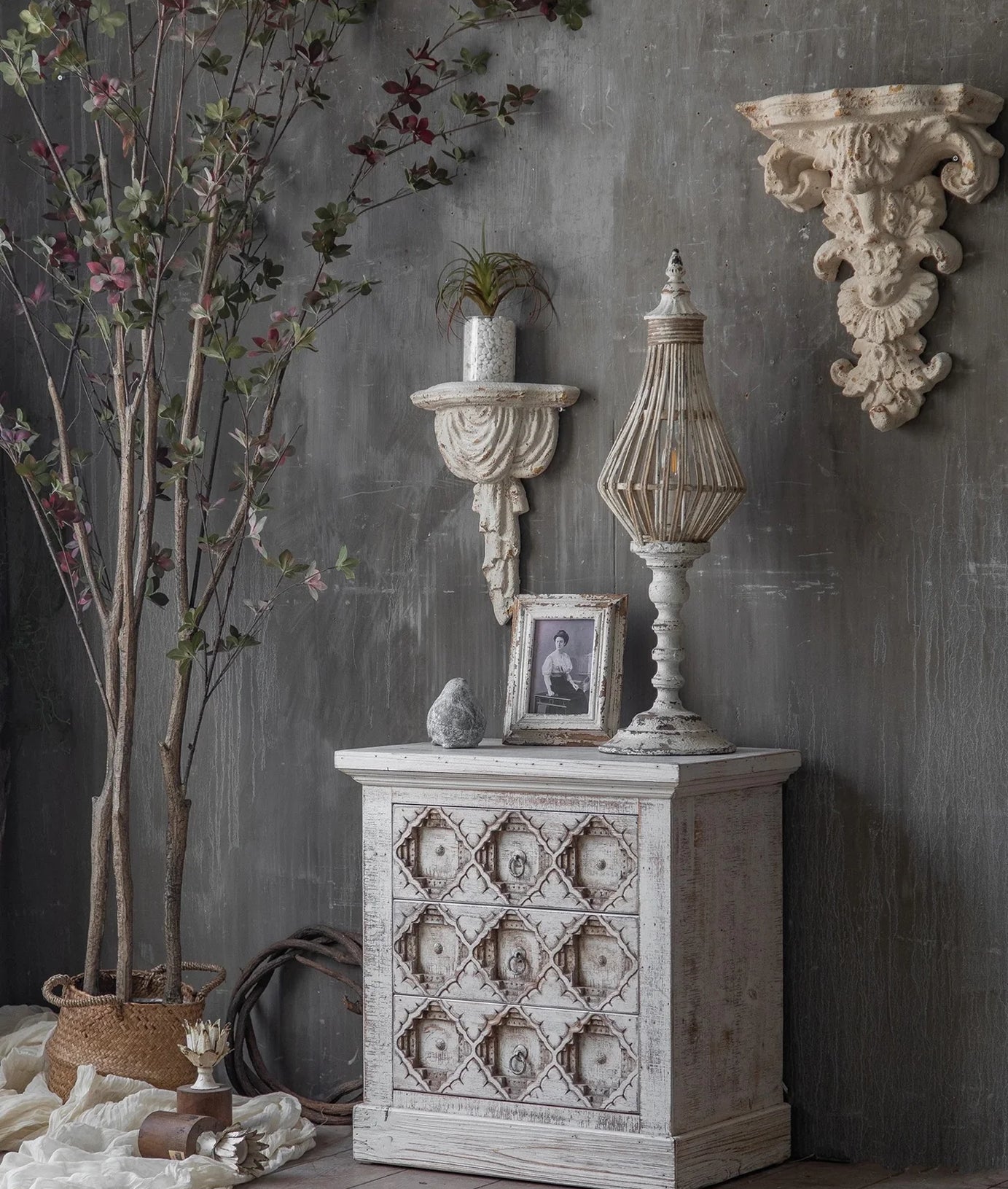 Naksh Bedside Table