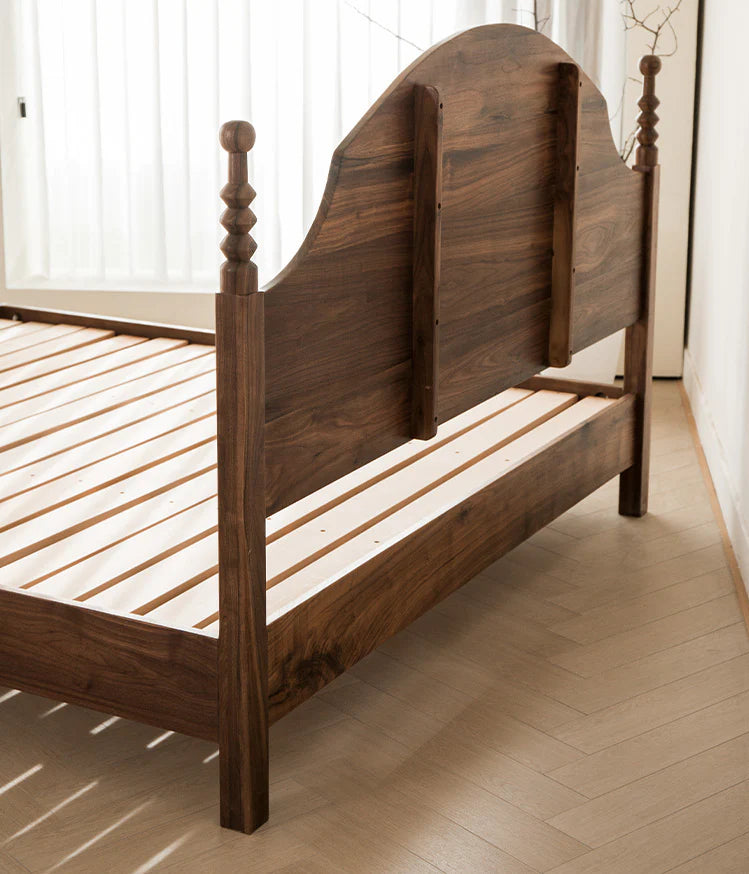 Zuri Bed
