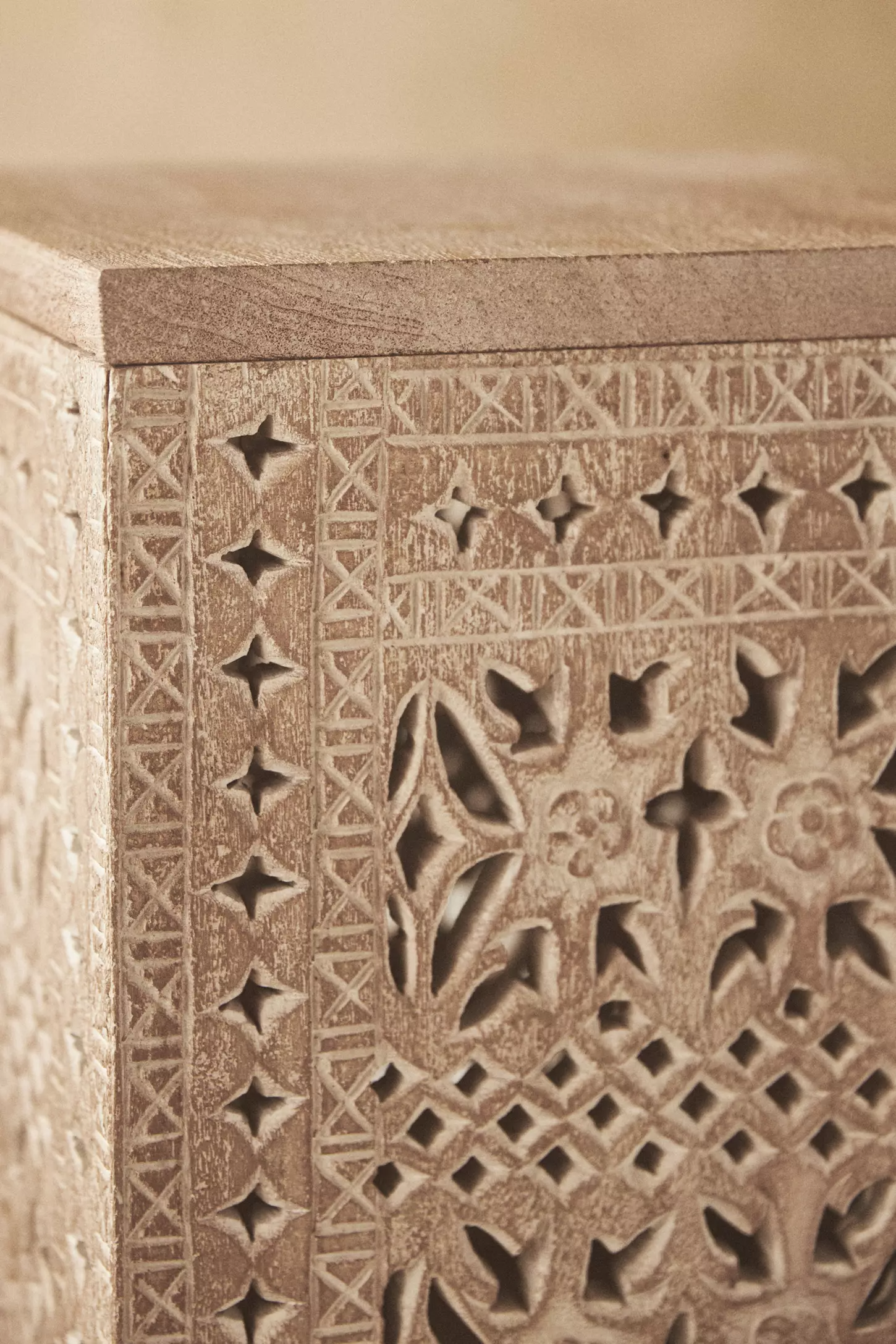 Elsa Carved Stool - Ramgarh Crafts