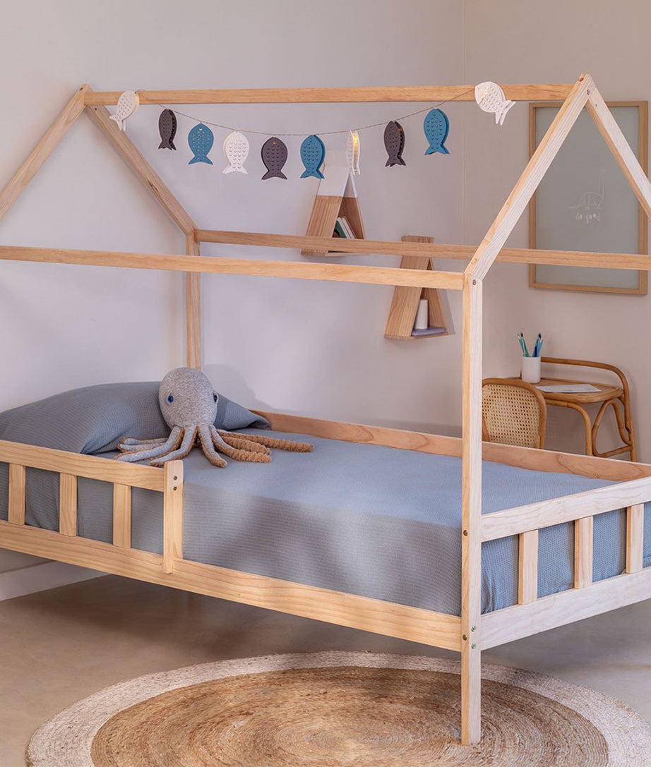 Musketeer Bed For Kids - Ramgarh Crafts