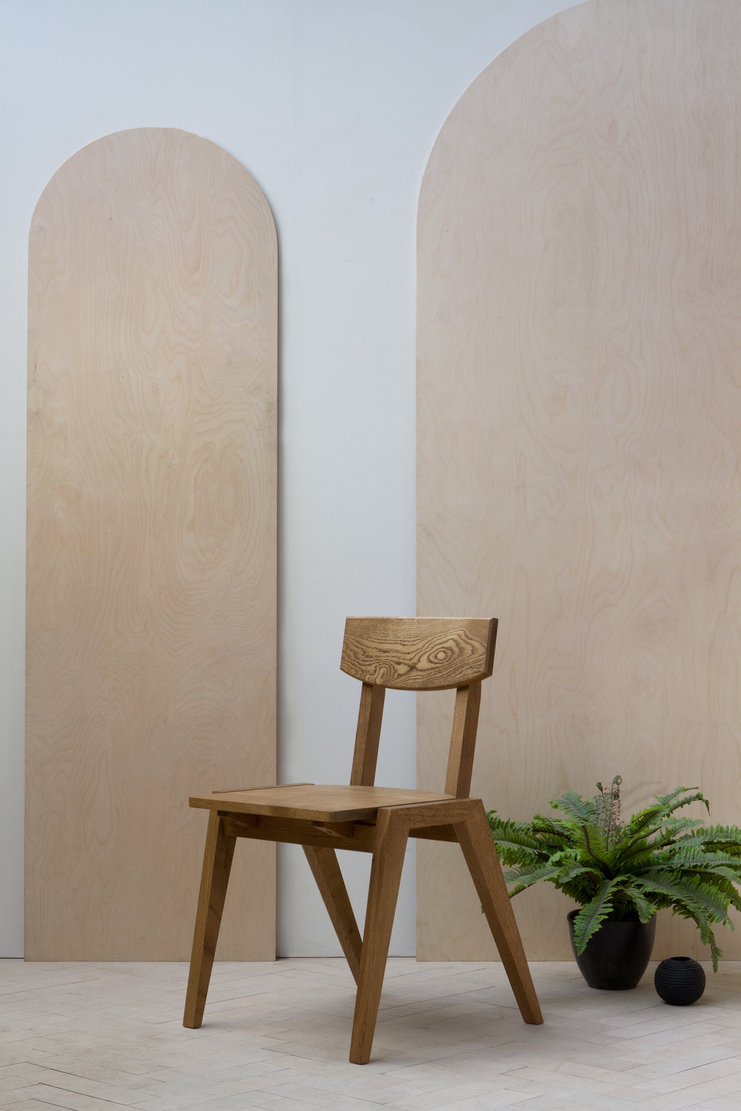 Nyoma Chair