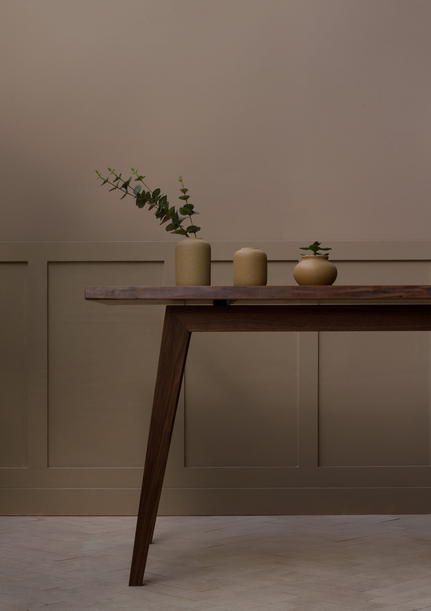 Thagas Dining Table - Ramgarh Crafts